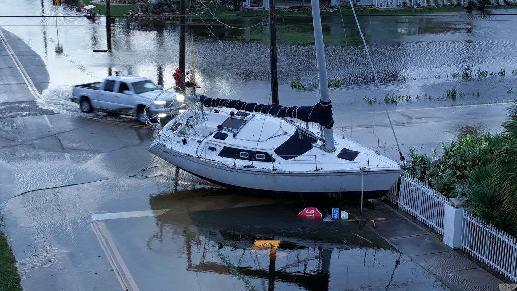 Hurricane Milton Barrels Into Florida