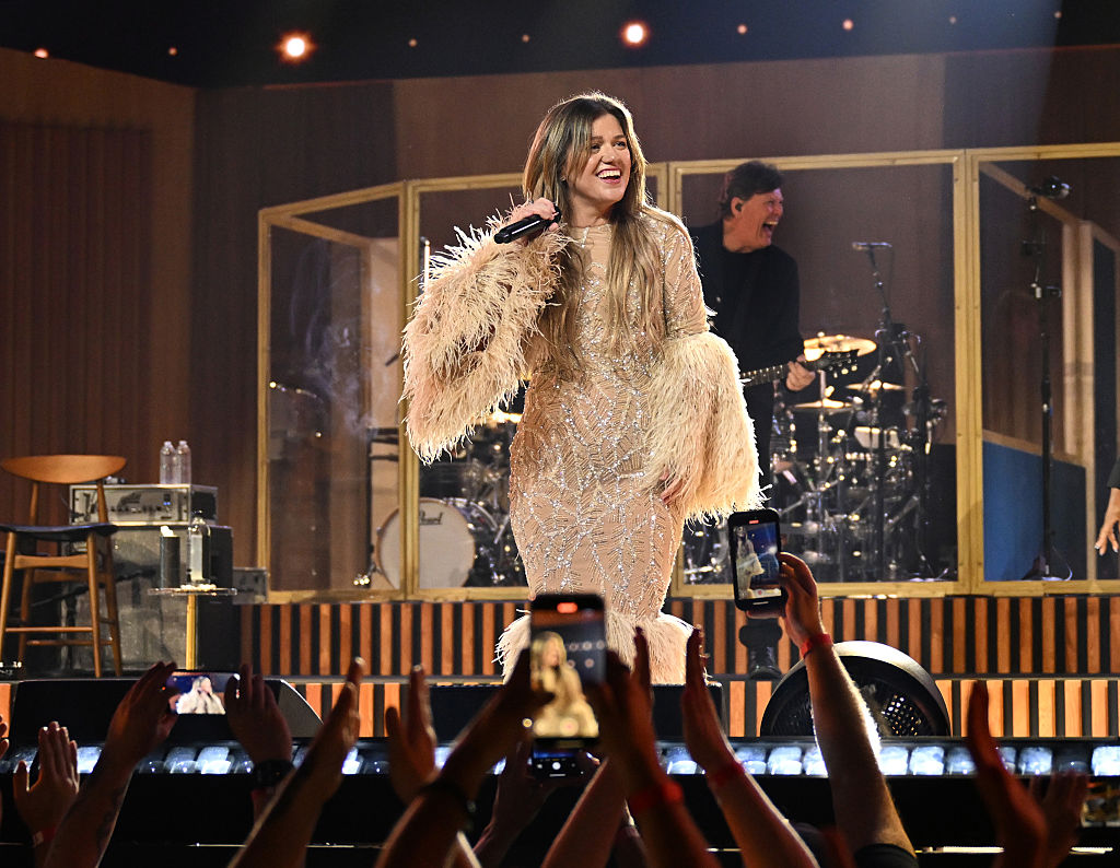 Kelly Clarkson Kicks Off New Las Vegas Residency At The Colosseum At Caesars Palace